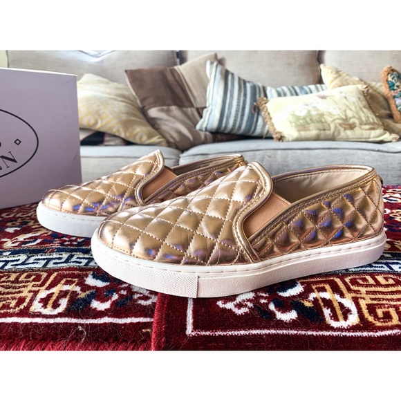 🌈 Stylish modern slip on sneakers - Picture 5 of 9